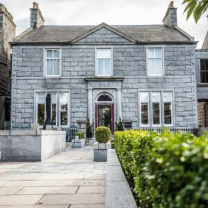 The-Chester-Hotel-Front-Queens-Road